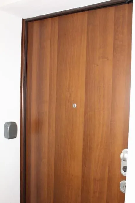 Domus Milano Sul Naviglio-Free Parking-Nocitytax تريتْسانو سول نافيليِِ 0*,  إيطاليا